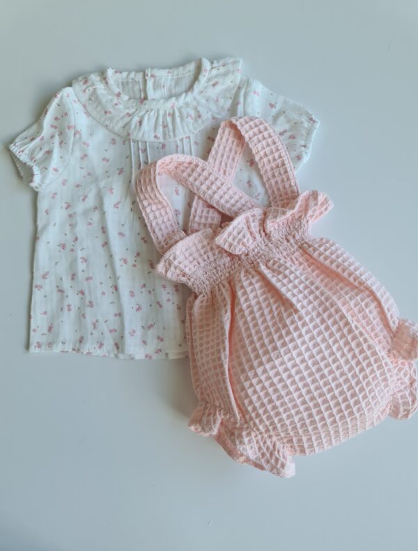 Conjunto dos piezas florcitas rosado